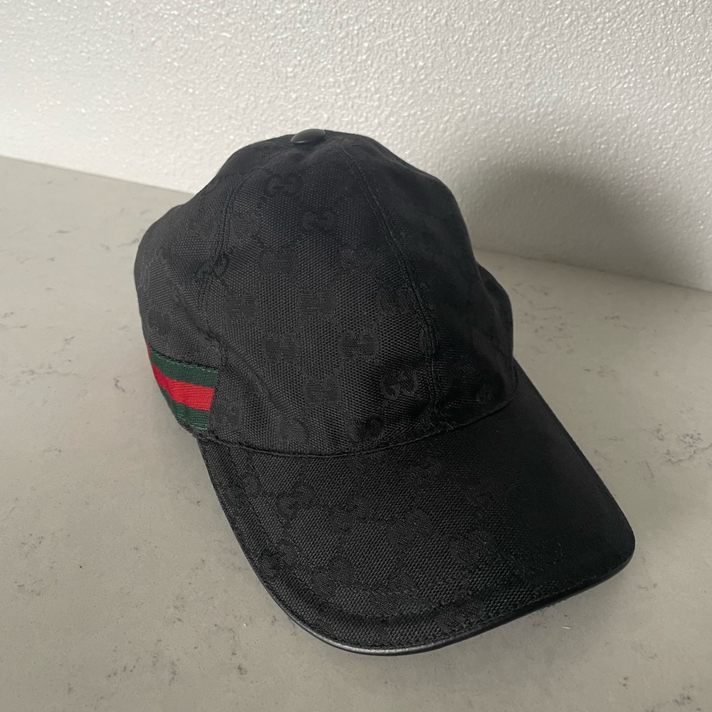 Gucci Black Baseball Cap with Red and Green Stripe
